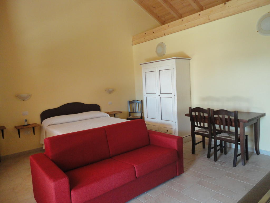 La Corte Dei Rei Aparthotel Castiadas Bilik gambar