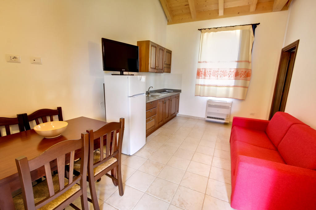 La Corte Dei Rei Aparthotel Castiadas Bilik gambar